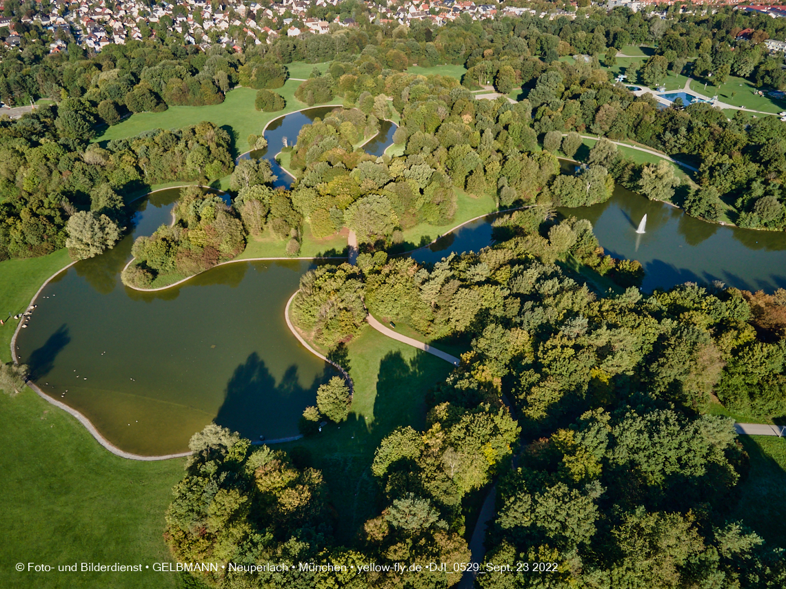 23.09.2022 - der Ostpark mir Biergarten und See in Neuperlach